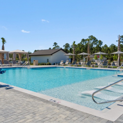 Relax & unwind poolside